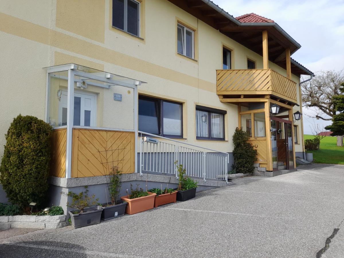 Finihaus Hotel Bad Zell Exterior foto